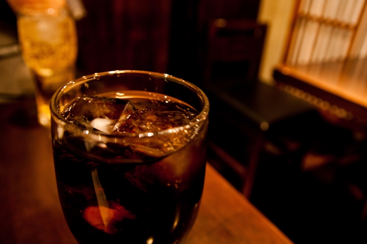 【美食。食記】東京 池袋 雞肝血嫩 肉汁四溢 韓二郎 串燒 居酒屋 推薦 激生嫩肝！血汁滿溢的暗紅果凍