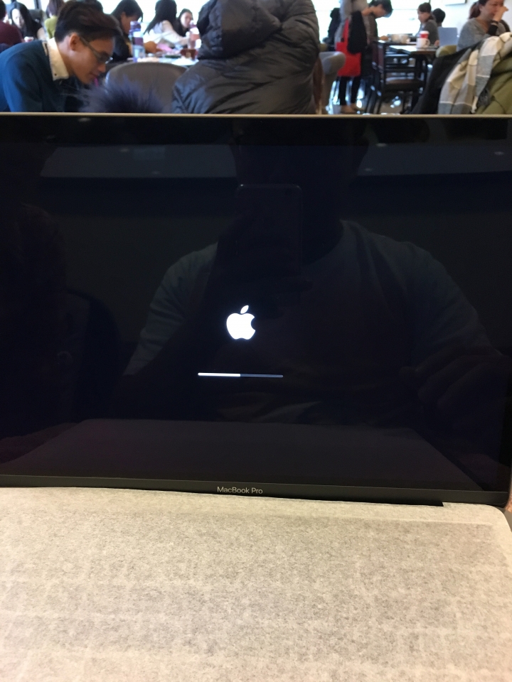 <銀座>2016 MacBook Pro with touch bar(美式鍵盤)開箱，日本購買心得