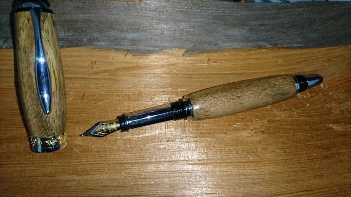 第一次嘗試做鋼筆