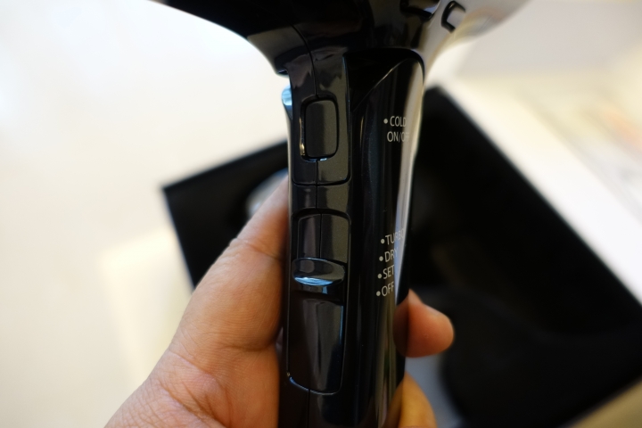 (體驗心得) 全新感受的吹髮體驗 - SHARP自動除菌離子吹風機