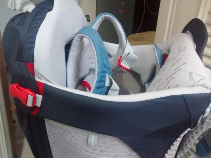 Osprey Poco AG plus vs. Deuter Comfort 3 嬰幼兒背架 (moto g 照片效果傷眼, 慎入)