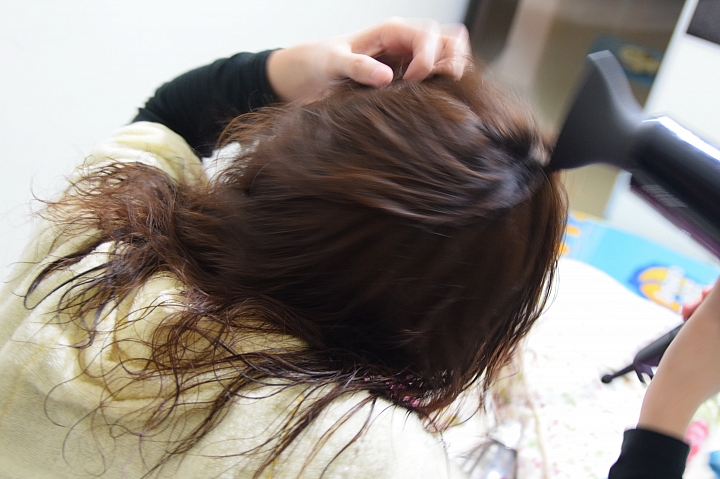 吹髮也可以是種享受 SHARP自動除菌離子吹風機 給家人暖暖又美美的體驗