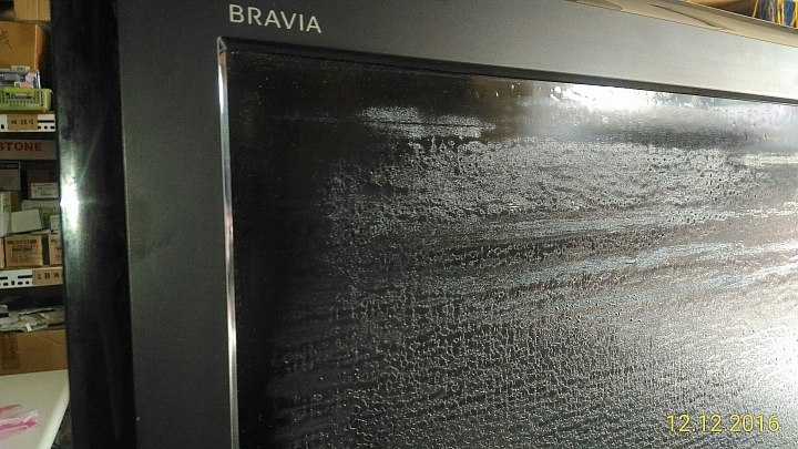 sony 32吋電視 KDL-32S  螢幕面板會自己融化?
