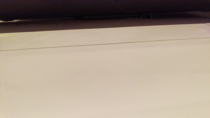 請問15加侖電熱水器裝在浴室牆上穩固嗎？