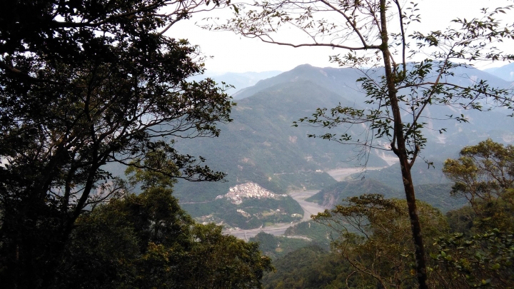 尾寮山