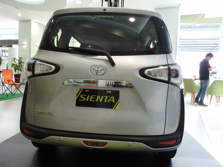 翻轉大空間，樂活每一天，新世代休旅"TOYOTA SIENTA"...試駕體驗心得