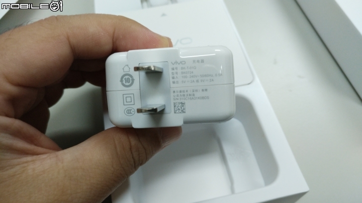 [開箱]VIVO XPLAY6 四曲面螢幕 6GB+128GB / 4G+3G雙卡雙待 簡單分享~