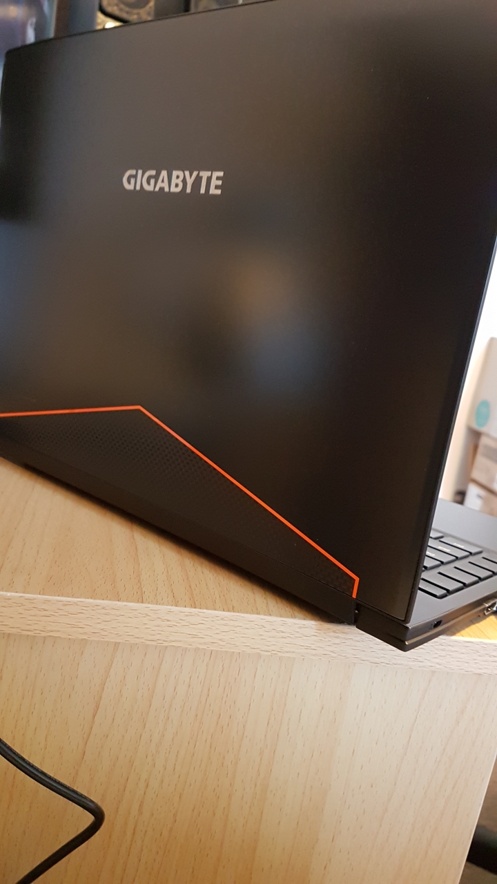 AERO 14 GTX1060 版本開箱