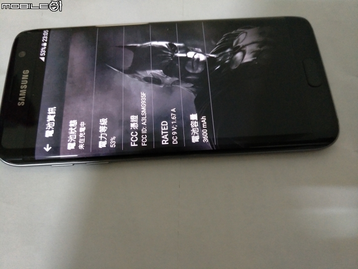 請問三星 S7 edge 黑色限量蝙蝠機長這樣嗎