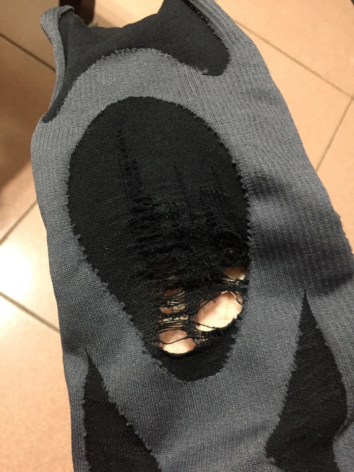 大家的運動壓縮腿套都如何保養？我的"Snug運動壓縮全腿套-止滑款"容易就破了！！