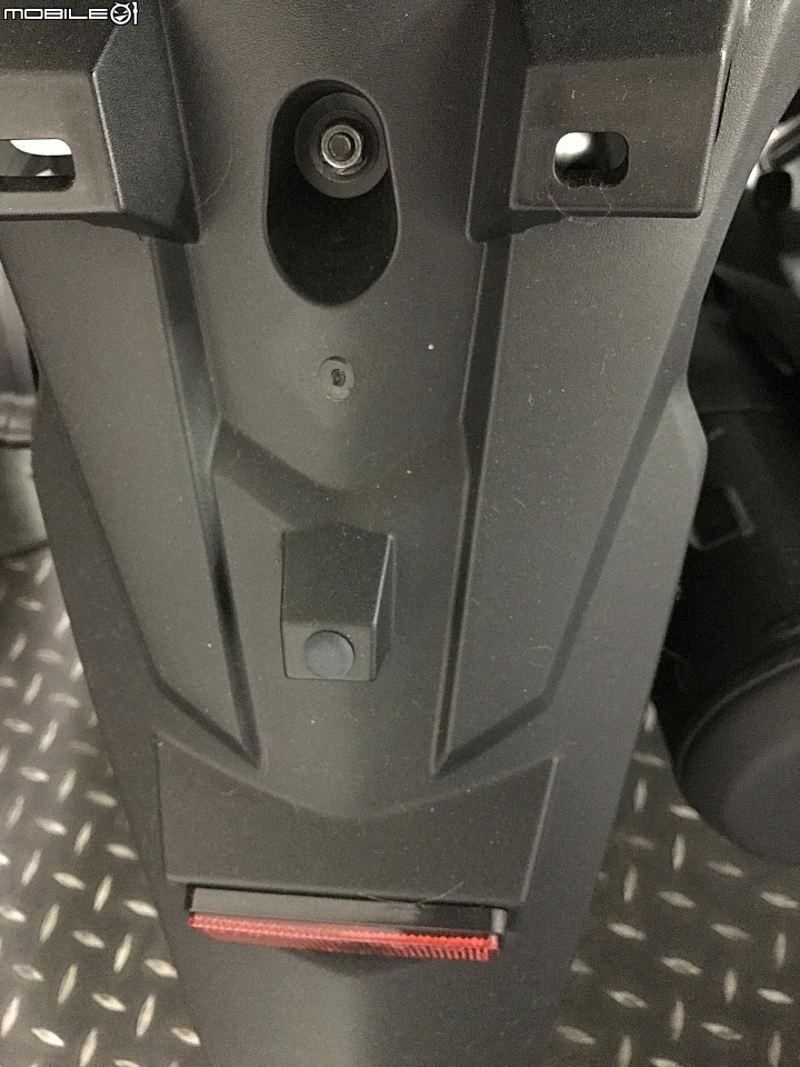 2代老鵝後牌照異音DIY