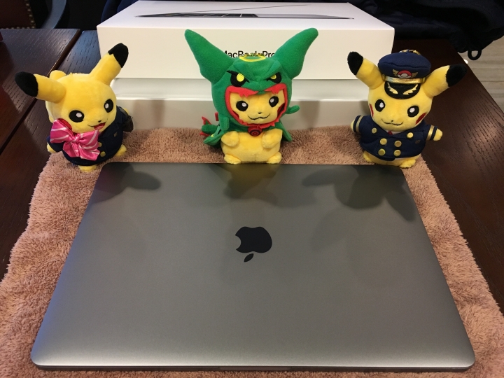 <銀座>2016 MacBook Pro with touch bar(美式鍵盤)開箱，日本購買心得