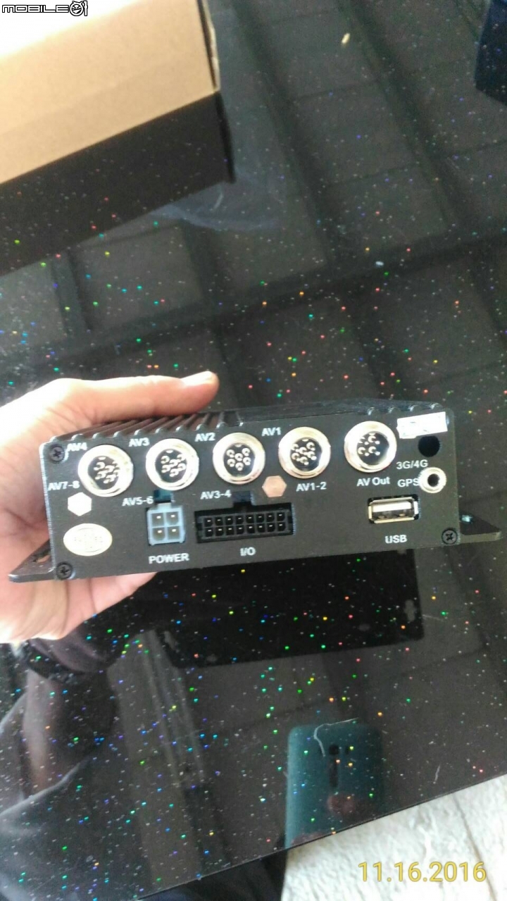 新裝的四路式行車記錄器