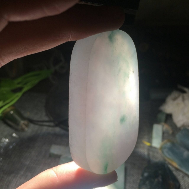請問這塊玉好嗎