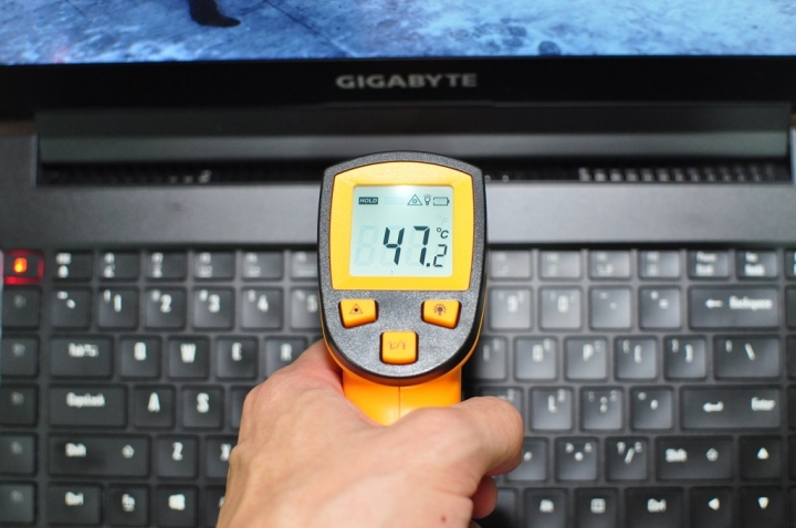 GIGABYTE Aero14(GTX1060) 電競商務機，效能再進化