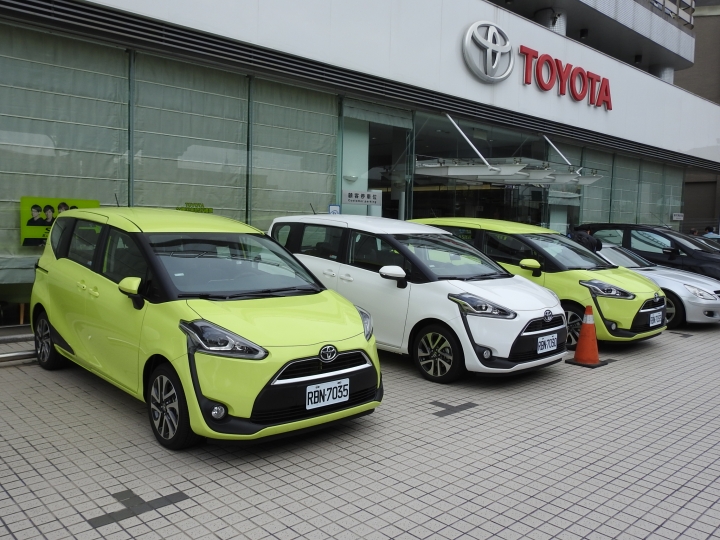 翻轉大空間，樂活每一天，新世代休旅"TOYOTA SIENTA"...試駕體驗心得