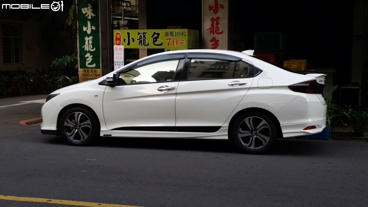 HONDA CITY 開箱 後遮陽燈組