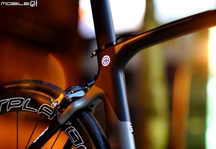 CEEPO MAMBA + Outplay 碳纖維輪組