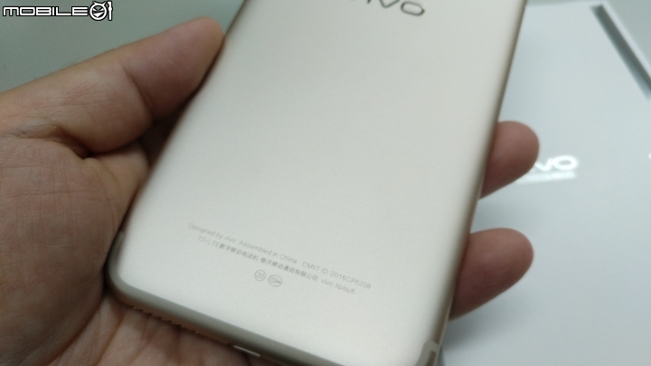 [開箱]VIVO XPLAY6 四曲面螢幕 6GB+128GB / 4G+3G雙卡雙待 簡單分享~