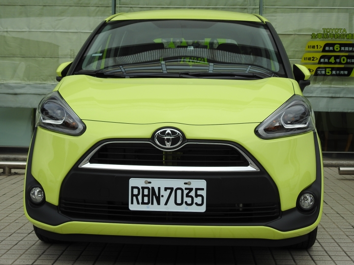 翻轉大空間，樂活每一天，新世代休旅"TOYOTA SIENTA"...試駕體驗心得