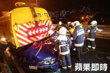 [死亡車禍]水源快速道路三車高速競飆 警方追查