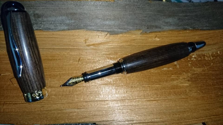 第一次嘗試做鋼筆