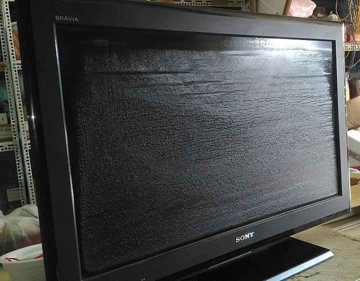 sony 32吋電視 KDL-32S  螢幕面板會自己融化?