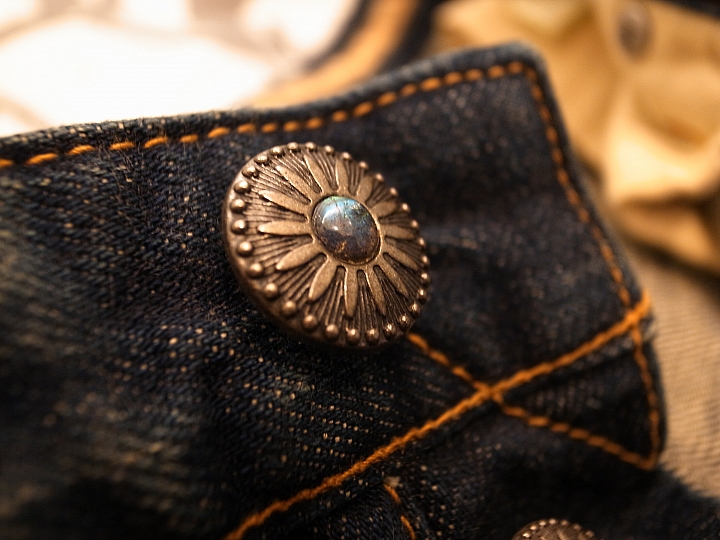 遲來的Jeansda芬里爾修身版縛狼鎖古董褲開箱