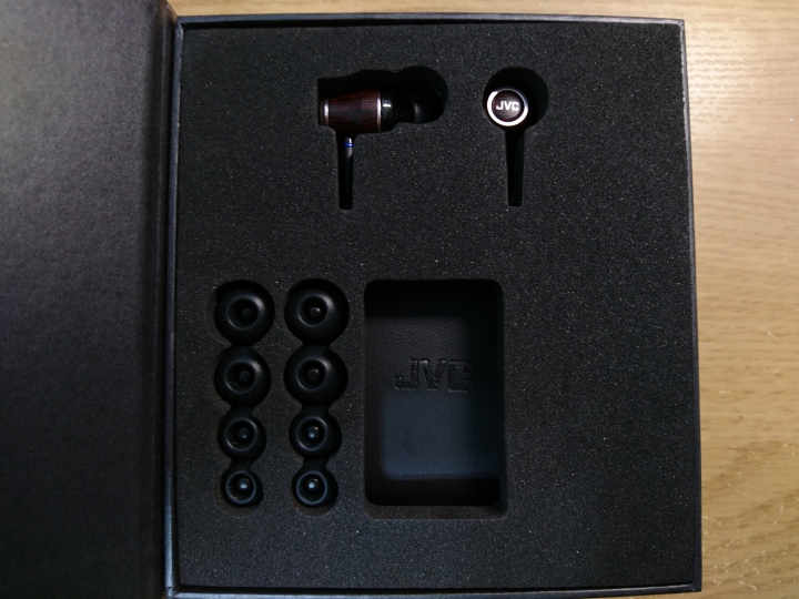 JVC 木質震模耳機 HA-FW03 開箱文