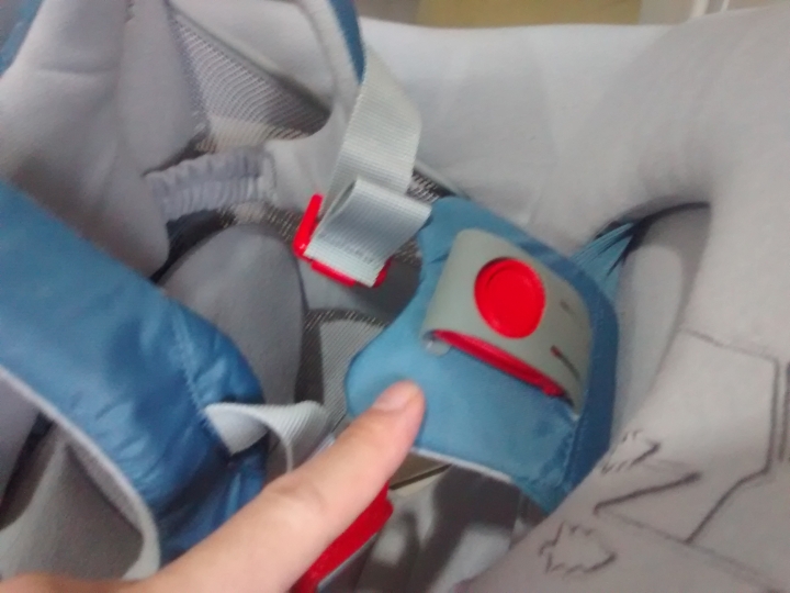Osprey Poco AG plus vs. Deuter Comfort 3 嬰幼兒背架 (moto g 照片效果傷眼, 慎入)