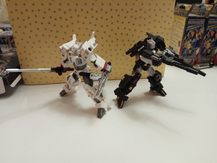 [變形金剛]開箱文 鐵工廠 IF-EX 16N 夜鶯& IF-EX 17L甩尾 EX 17S 死鎖  傳奇級 變形金剛介紹文21