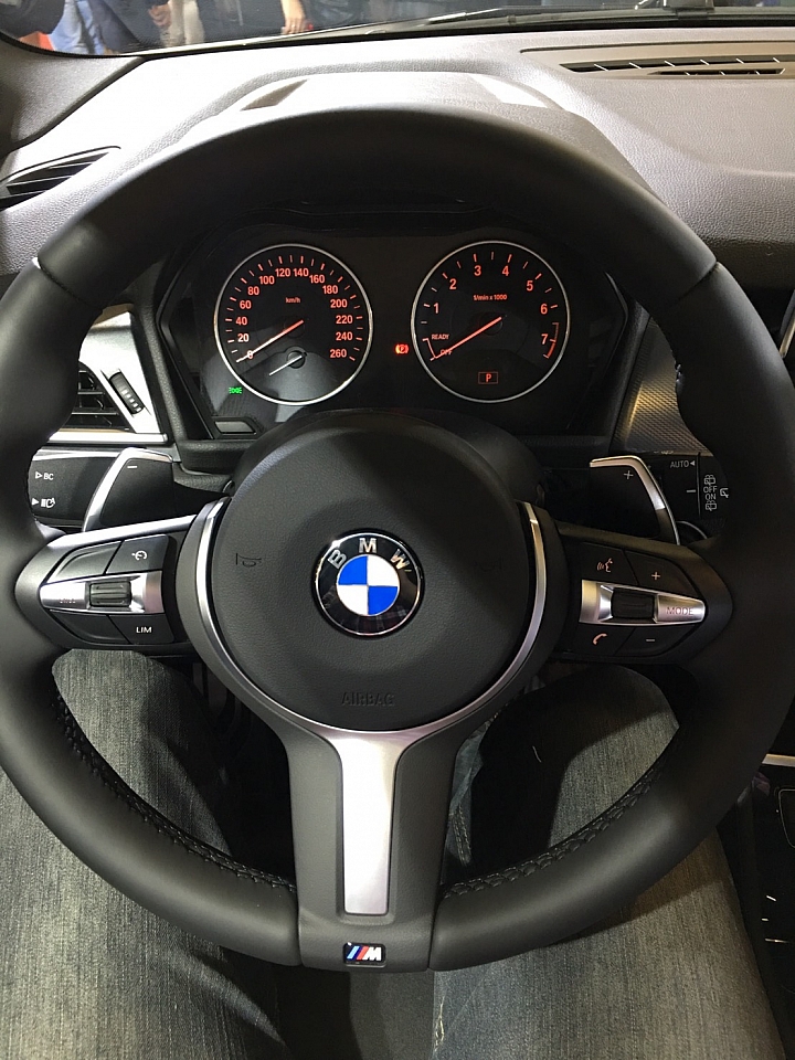 關於世貿車展2017式 BMW 220i Active Tourer M Sport 價位