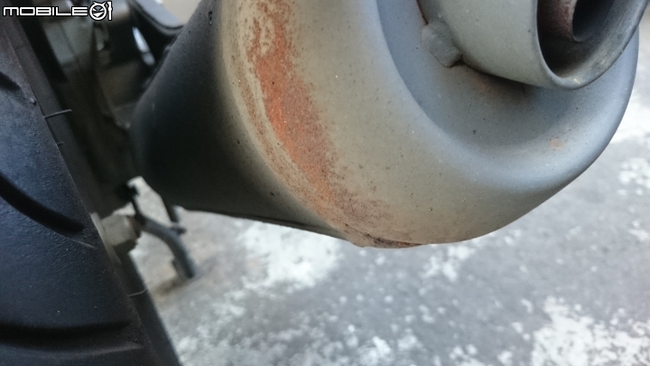 Address v125ss 排氣管的鐵鏽