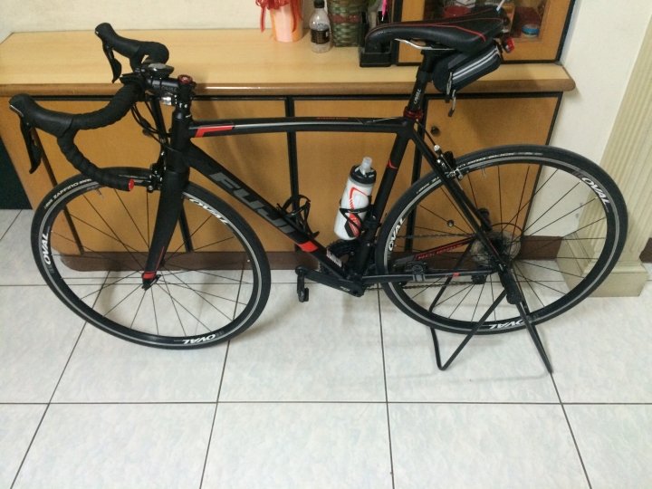 [簡易開箱] Shimano RC7卡鞋 + 105(PD5800) 卡踏