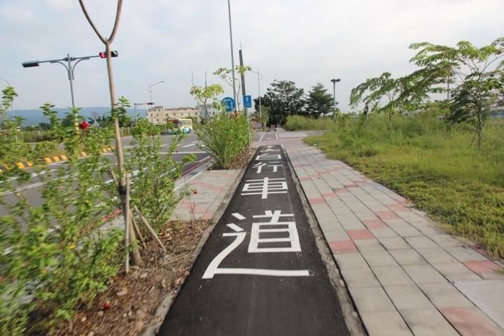 台 灣 米 倉 田 中 之 旅 ( 下 ) 騎 遊 八 堡 圳