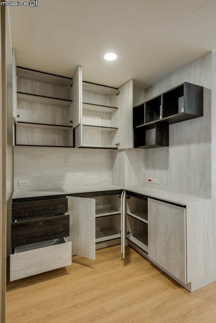 單身住宅，首購首開箱，一個人也要過的好 !  黑白灰極簡宅