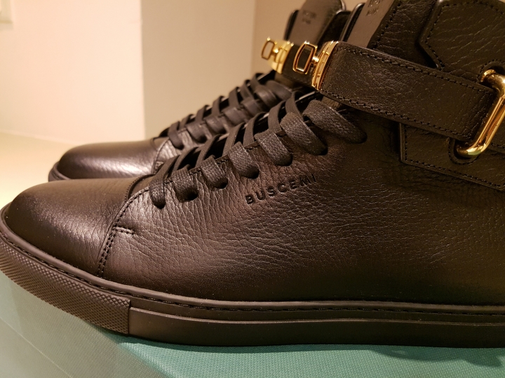 黑五戰利品  Buscemi 100MM