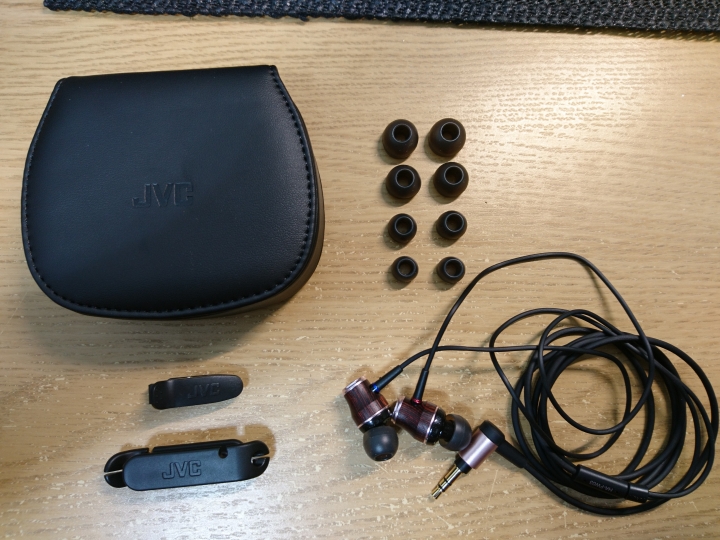 JVC 木質震模耳機 HA-FW03 開箱文