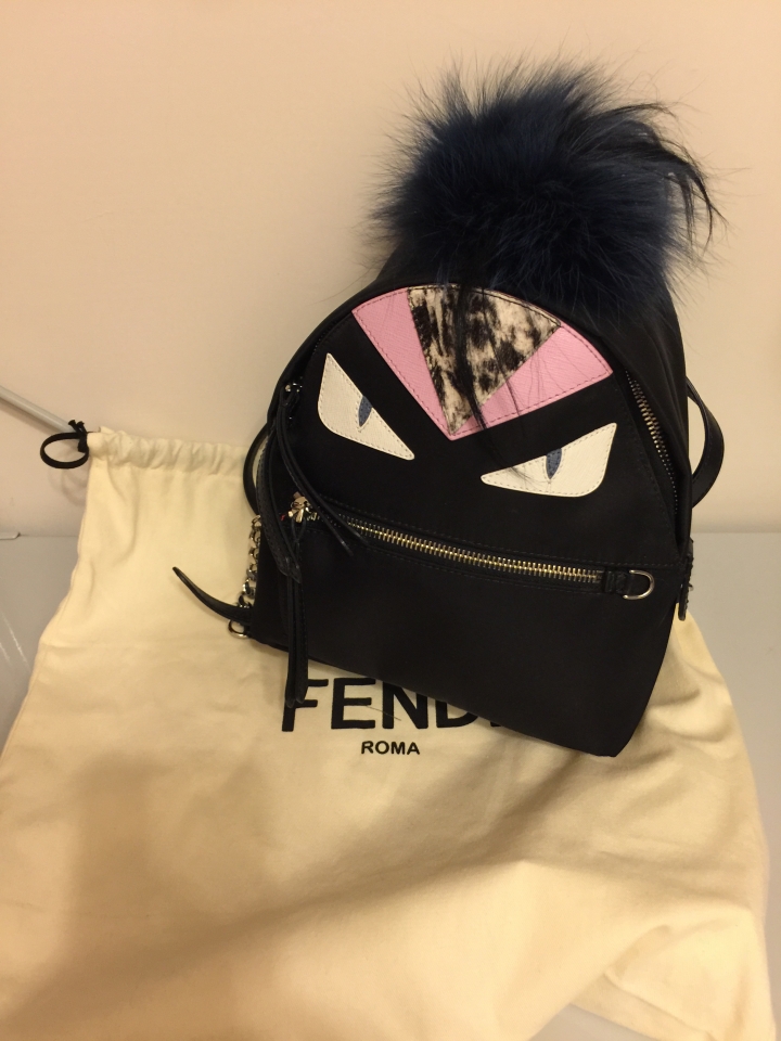 來蓋Fendi大樓～