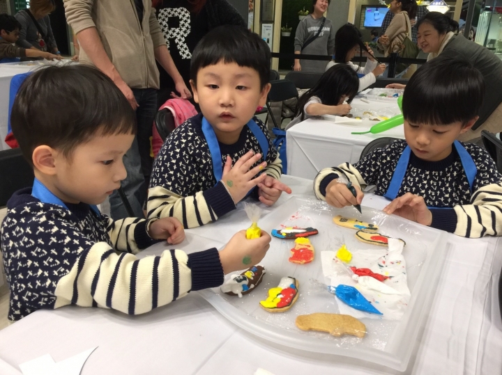 大推~Luxgen genius+ 展間好玩耶！！