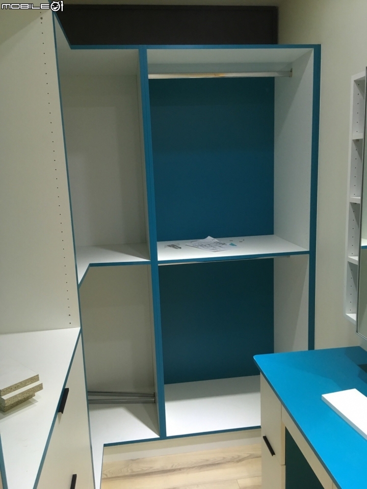 請益求推薦 --北歐風搭配的沙發詢問??  現在牆面已漆藍色(附照片) 求沙發配色建議