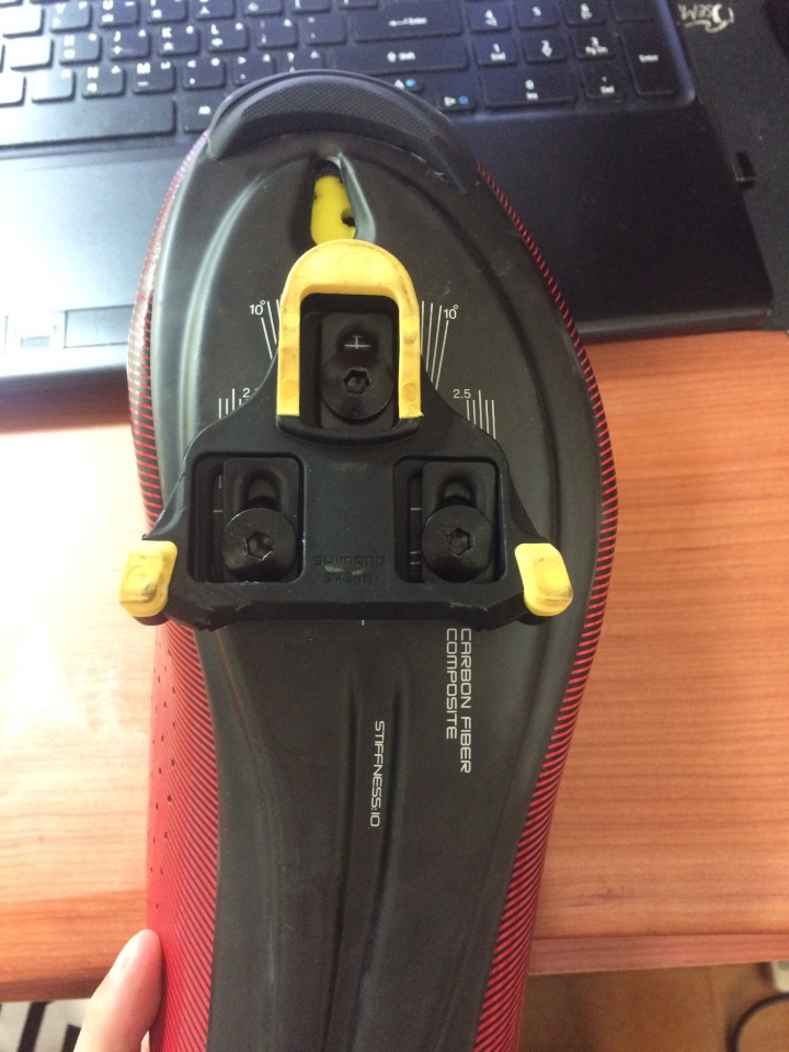 [簡易開箱] Shimano RC7卡鞋 + 105(PD5800) 卡踏