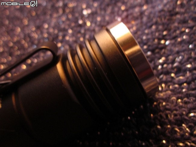 SKILHUNT DS21 HI  親民18650 EDC