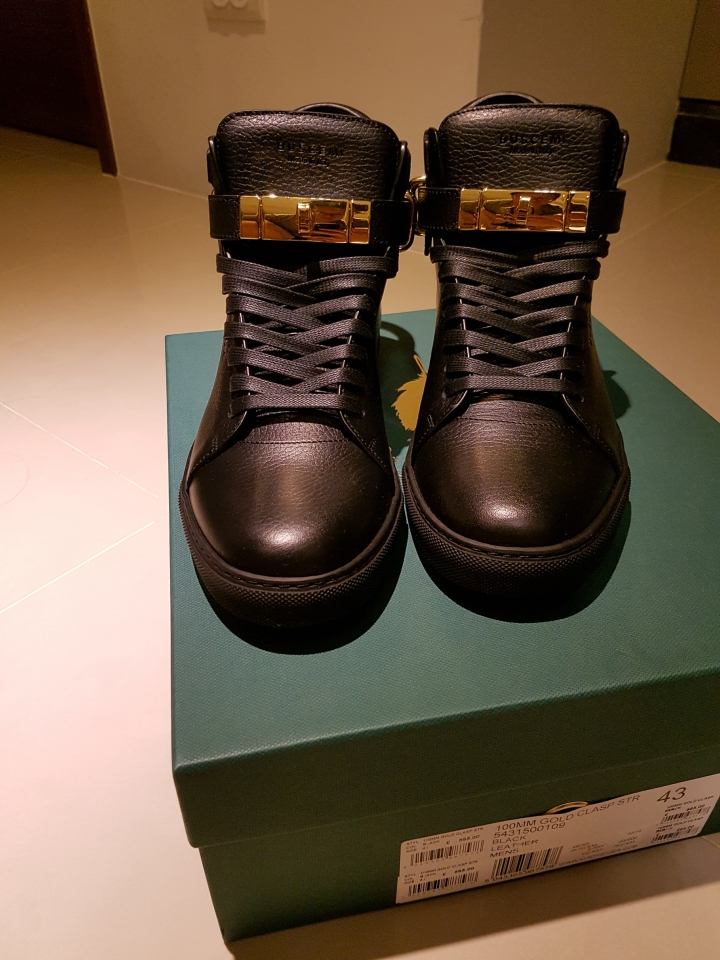 黑五戰利品  Buscemi 100MM