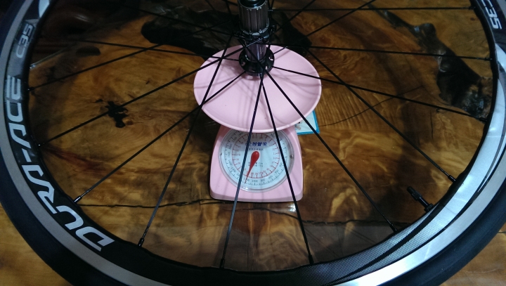 航翊equinox 45pro sln和Shimano dura-ace 9000 C35抉擇:之C35 無內胎上身