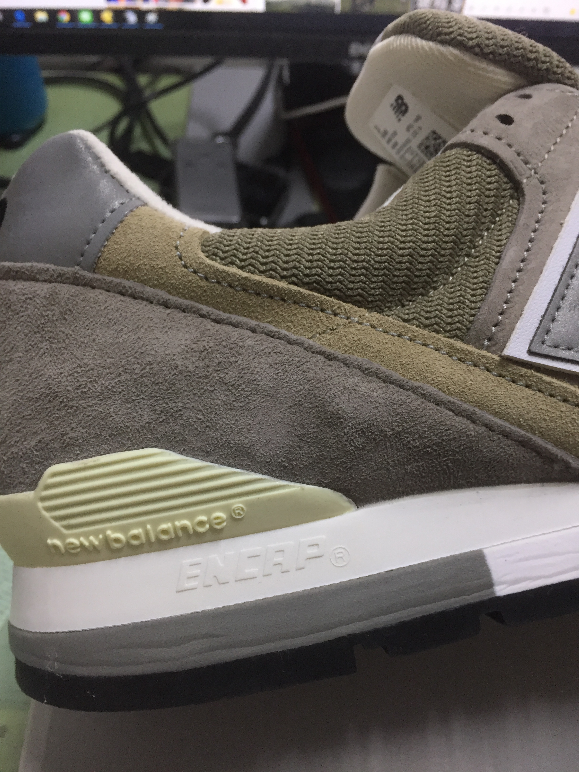 這雙 New Balance M996GY  是否是真品
