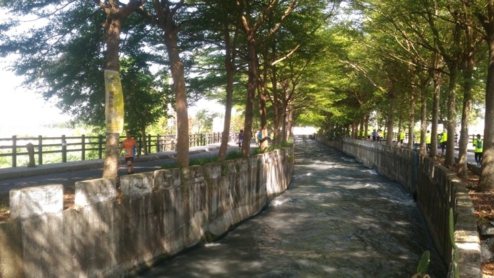 台 灣 米 倉 田 中 之 旅 ( 下 ) 騎 遊 八 堡 圳