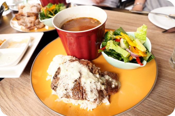 【宜蘭美食】歡聚小酌時刻別錯過這間餐點美味的個性小酒館。 Darwin Bistro，達爾文餐酒館！