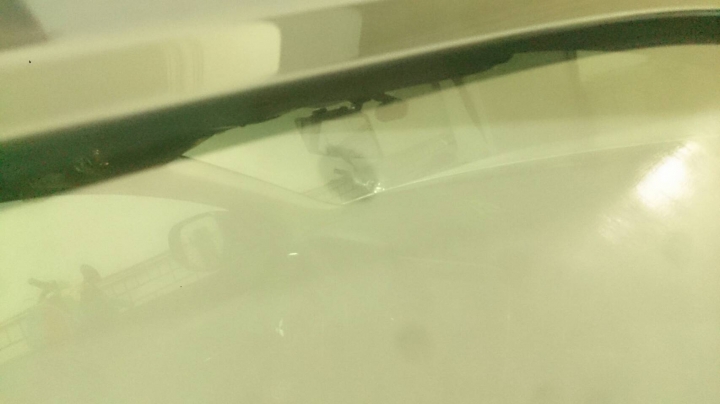 NEW OUTLANDER 原廠玻璃 是否有防潑水功能