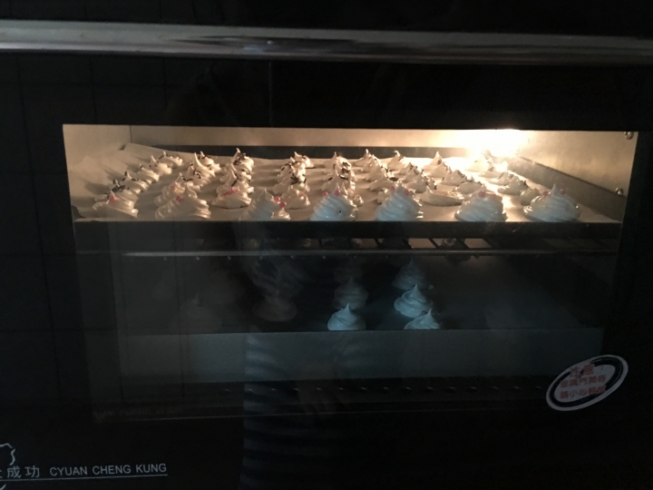 惡搞廚房-新手菜鳥也能輕鬆上手的加料版法式蛋白霜餅乾